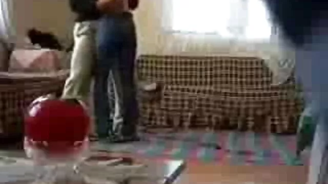 Miễn phí khiêu dâm, không giấy đăng ký  Cậu bé tìm thấy một cô gái sex moi nhat ban khỏa thân