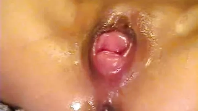 Miễn phí khiêu dâm, không giấy đăng ký  Một cô gái trẻ với treo ngực thể, jav hd moi nhat